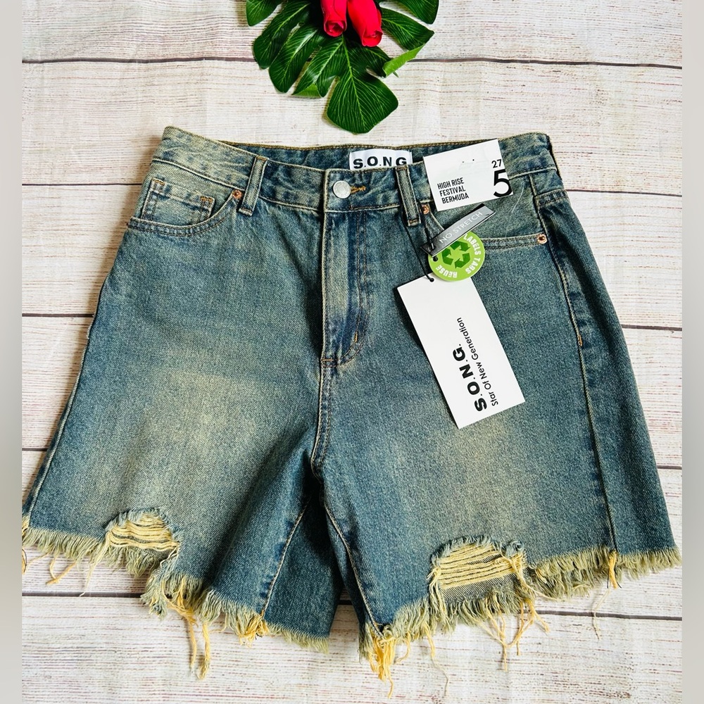 SONG Women’s High Rise Distressed Festival Bermuda Fringe Denim Shorts 5/27 NWT